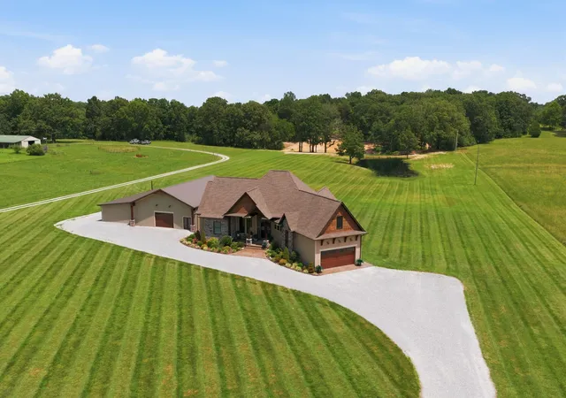 Photo 2 of Land for sale at 1261 Highway 48 S, Dickson, TN 37055 | MLS# 3251204 | Listing updated on 2026-08-27