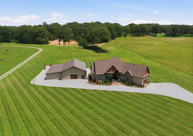 Photo 3 of Land for sale at 1261 Highway 48 S, Dickson, TN 37055 | MLS# 3251204 | Listing updated on 2026-08-27