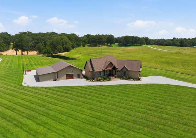 Photo 1 of Land for sale at 1261 Highway 48 S, Dickson, TN 37055 | MLS# 3251204 | Listing updated on 2026-08-27