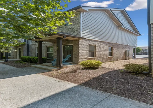 Homes for sale in Murfreesboro, TN | 555 Gresham Lane #2 D, Murfreesboro, TN 37129 | MLS# 3251360