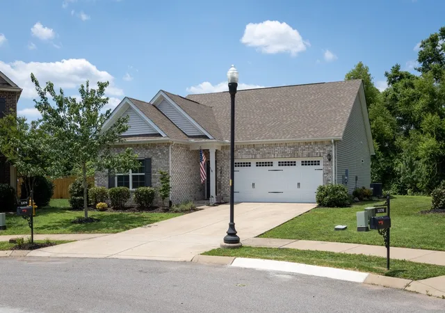 Homes for sale in Gallatin, TN | 1374 Coates Ln, Gallatin, TN 37066 | MLS# 3251174