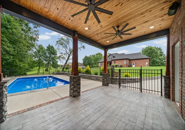 Photo 3 of Single family home for sale at 635 Mobley Rd, Clarksville, TN 37043 | MLS# 3297810 | Listing updated on 2026-10-13