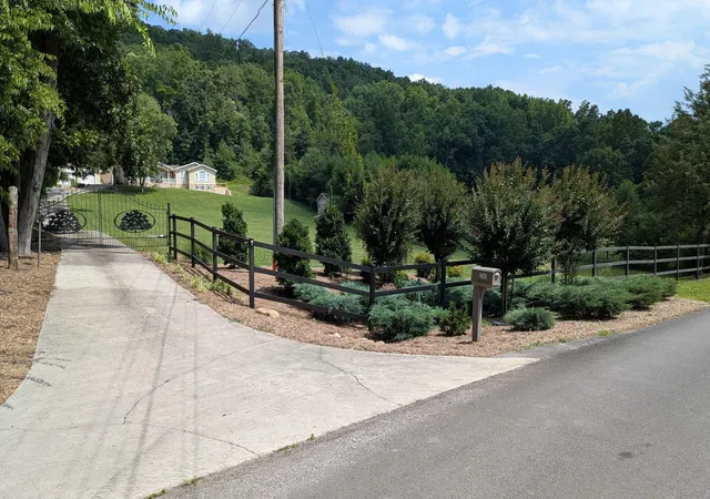 Photo 3 of Single family home for sale at 2385 Varnell Rd Sw, Cleveland, TN 37311 | MLS# 3269759 | Listing updated on 2026-09-22