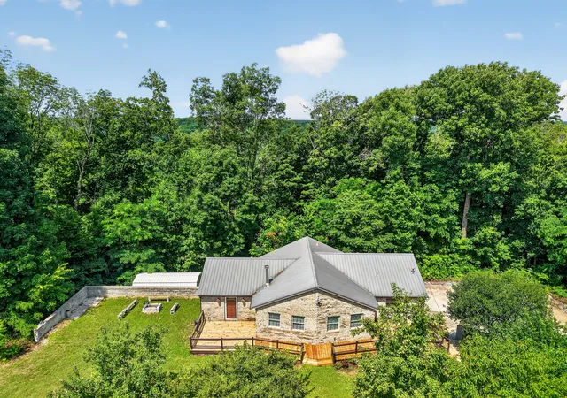 2nd image of 302 Swiper Dr, Smithville, TN 37166 | MLS# 3251330