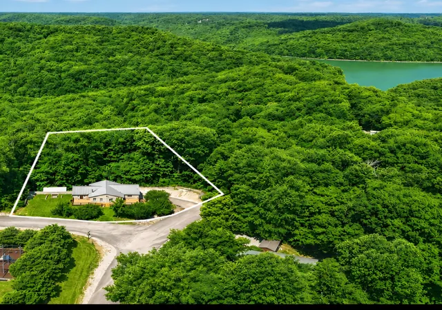 1st image of 302 Swiper Dr, Smithville, TN 37166 | MLS# 3251330
