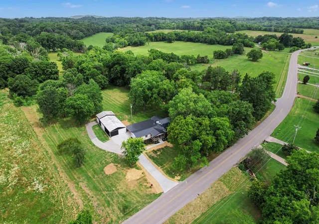 Photo 1 of Manufactured home for sale at 305 Martha Leeville Rd, Lebanon, TN 37090 | MLS# 3251572 | Listing updated on 2026-09-29