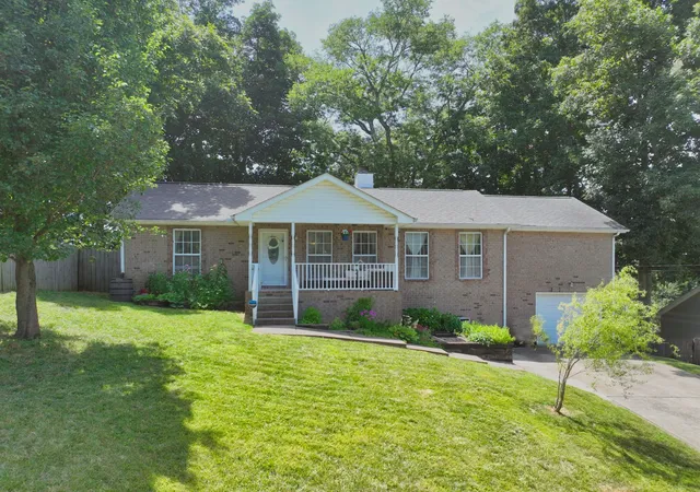Homes for sale in Goodlettsville, TN | 225 High Chaperal Dr, Goodlettsville, TN 37072 | MLS# 3255127