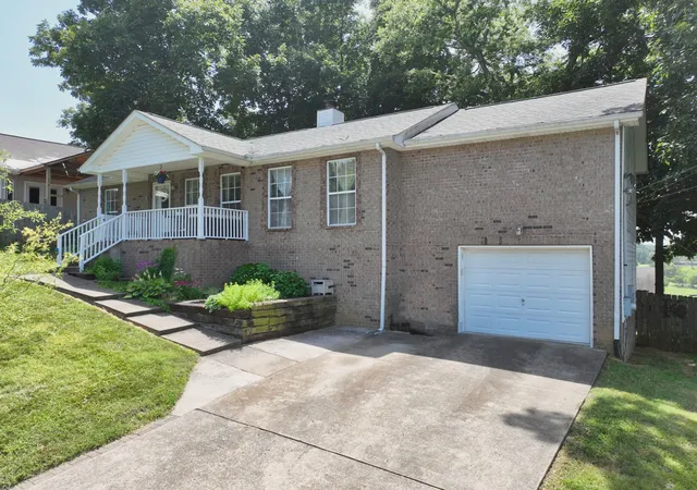 Homes for sale in Goodlettsville, TN | 225 High Chaperal Dr, Goodlettsville, TN 37072 | MLS# 3255127
