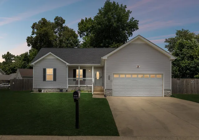 Homes for sale in Clarksville, TN | 1397 Scrub Oak Dr, Clarksville, TN 37042 | MLS# 3251362