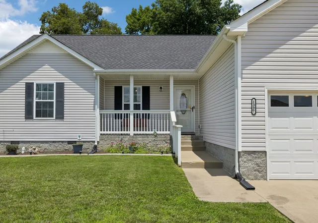 Homes for sale in Clarksville, TN | 1397 Scrub Oak Dr, Clarksville, TN 37042 | MLS# 3251362
