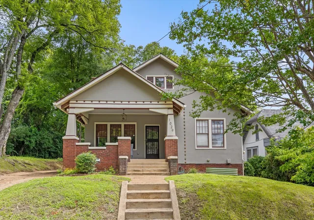 Photo 2 of Single family home for sale at 1029 East 5th St, Chattanooga, TN 37403 | MLS# 3251327 | Listing updated on 2026-06-27