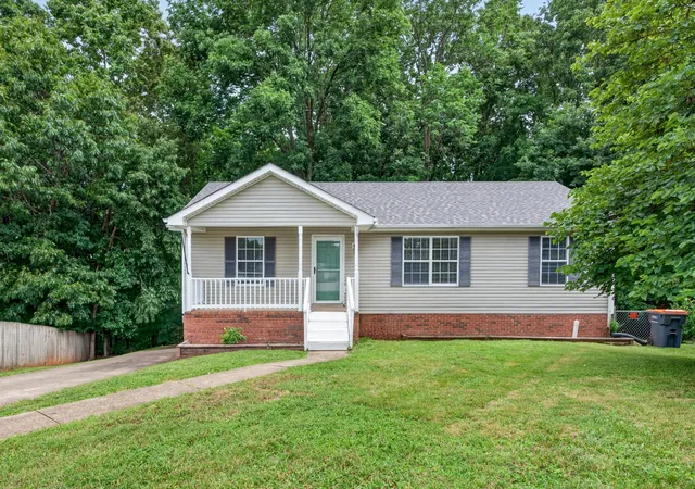 3rd image of 979 Bobcat Dr, Clarksville, TN 37042 | MLS# 3251349