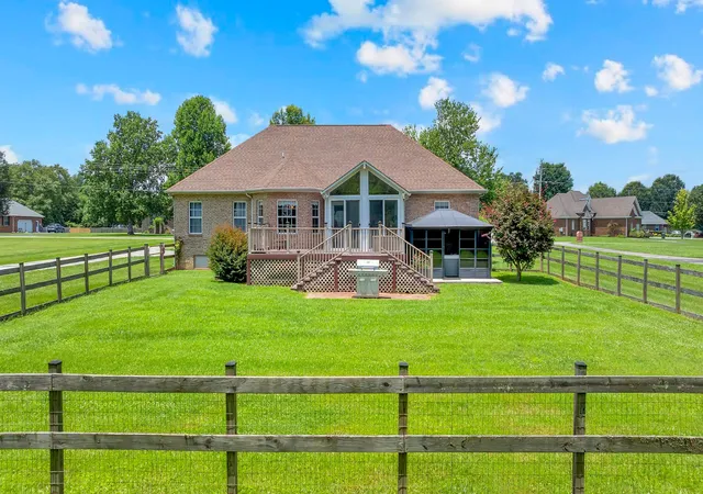 Homes for sale in Manchester, TN | 621 Big Oak Dr, Manchester, TN 37355 | MLS# 3253472