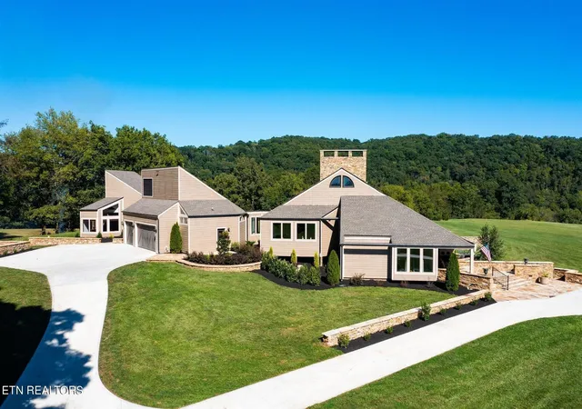 Photo 1 of Mansion for sale at 651 Cliff Top Rd, Blaine, TN 37709 | MLS# 3544523 | Listing updated on 2026-09-30