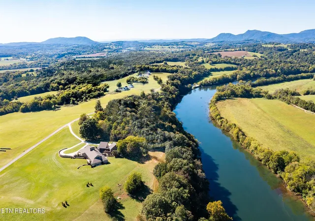 Photo 2 of Mansion for sale at 651 Cliff Top Rd, Blaine, TN 37709 | MLS# 3544523 | Listing updated on 2026-09-30