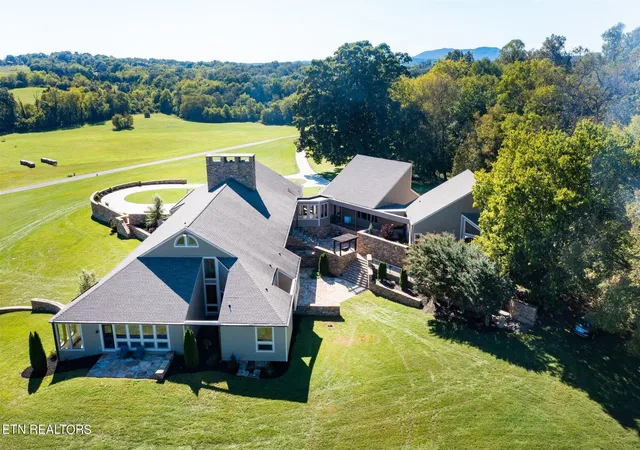 Photo 3 of Mansion for sale at 651 Cliff Top Rd, Blaine, TN 37709 | MLS# 3544523 | Listing updated on 2026-09-30