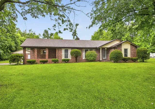 Homes for sale in Portland, TN | 647 52 E Hwy E, Portland, TN 37148 | MLS# 3254693
