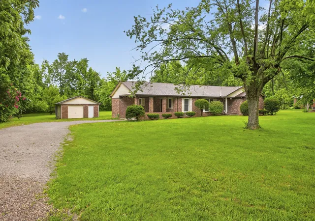 Homes for sale in Portland, TN | 647 52 E Hwy E, Portland, TN 37148 | MLS# 3254693