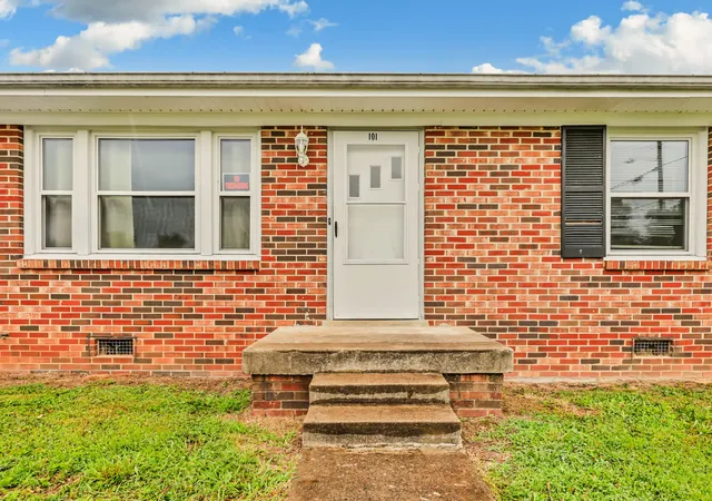 Homes for sale in Clarksville, TN | 101 Morningside Dr, Clarksville, TN 37042 | MLS# 3251493