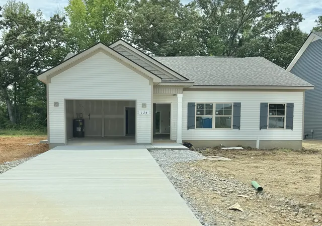 Homes for sale in Manchester, TN | 124 Stonehenge Cir, Manchester, TN 37355 | MLS# 3251477