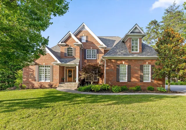 Photo 4 of Single family home for sale at 6 Ives Lake Rd, Signal Mountain, TN 37377 | MLS# 3251522 | Listing updated on 2026-09-24