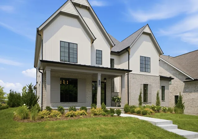 Photo 2 of Single family home for sale at 2966 Del Rio Pike, Franklin, TN 37069 | MLS# 3252155 | Listing updated on 2026-09-23