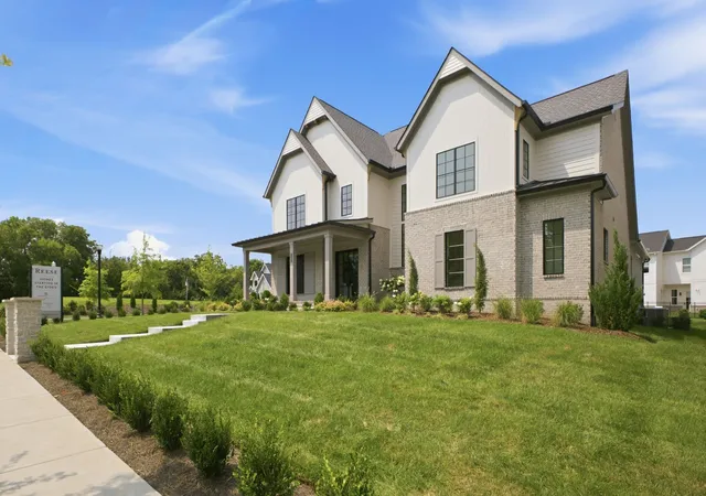 Photo 4 of Single family home for sale at 2966 Del Rio Pike, Franklin, TN 37069 | MLS# 3252155 | Listing updated on 2026-10-04