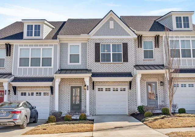 Homes for sale in Hendersonville, TN | 145 Dameron Dr, Hendersonville, TN 37075 | MLS# 3259957