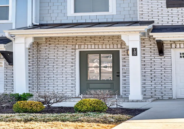 Homes for sale in Hendersonville, TN | 145 Dameron Dr, Hendersonville, TN 37075 | MLS# 3259957