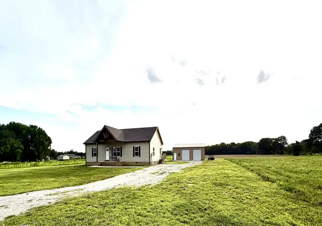 Homes for sale in Leoma, TN | 25 Aldridge Rd, Leoma, TN 38468 | MLS# 3251626