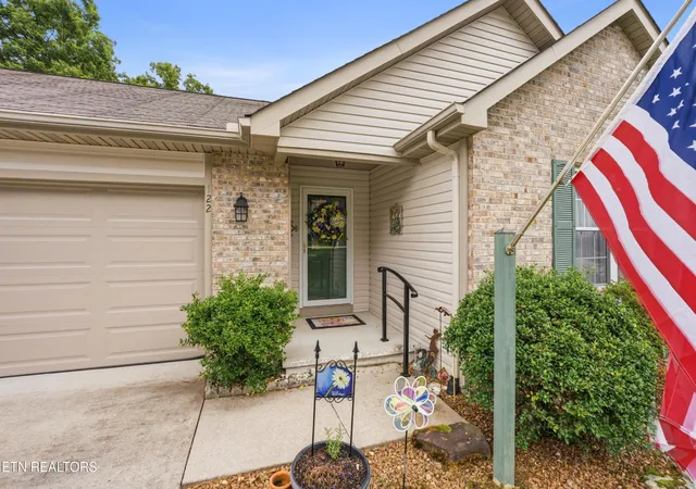 Photo 2 of Single family home for sale at 122 Wycliff Ln, Crossville, TN 38558 | MLS# 3251608 | Listing updated on 2026-09-20