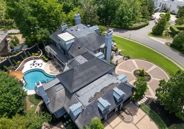 Photo 3 of Single family home for sale at 19 Inveraray, Nashville, TN 37215 | MLS# 3261255 | Listing updated on 2026-09-03