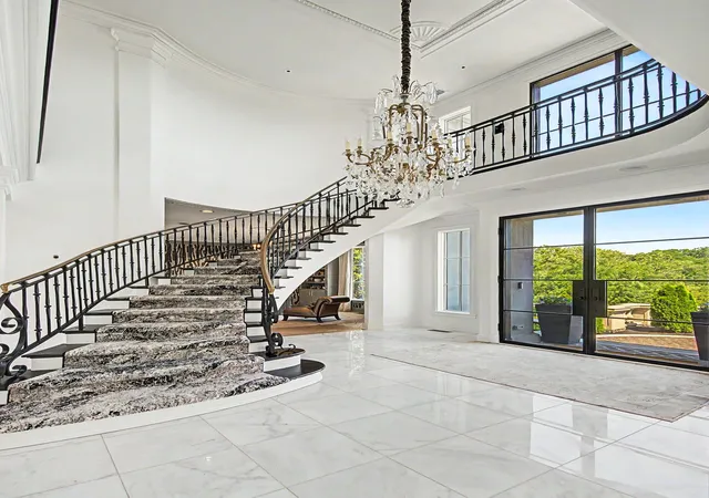 Photo 4 of Single family home for sale at 19 Inveraray, Nashville, TN 37215 | MLS# 3261255 | Listing updated on 2026-09-03