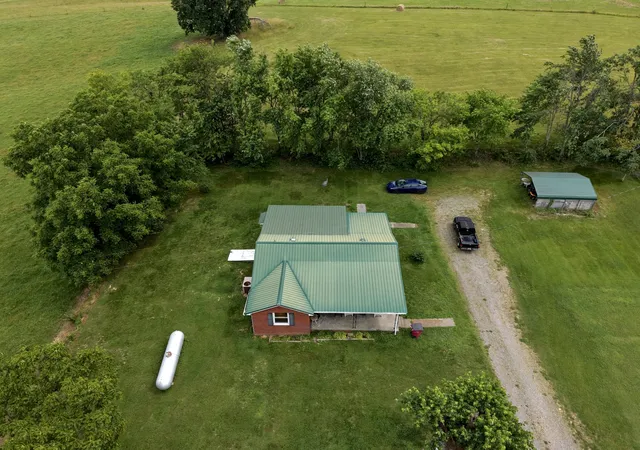 Homes for sale in Red Boiling Springs, TN | 980 West Rd, Red Boiling Springs, TN 37150 | MLS# 3263288