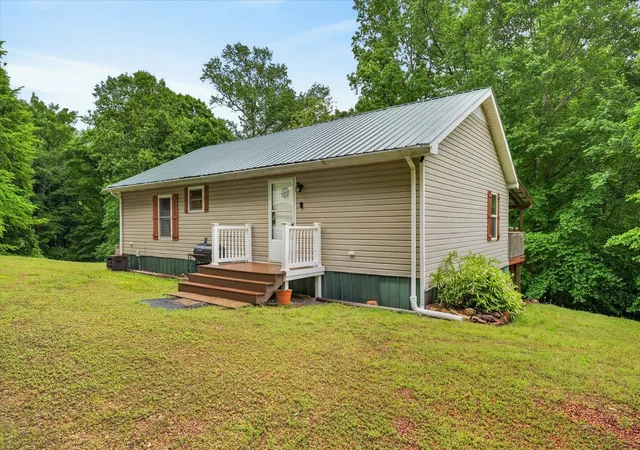 Homes for sale in Stewart, TN | 122 Lakeview Rd, Stewart, TN 37175 | MLS# 3258326