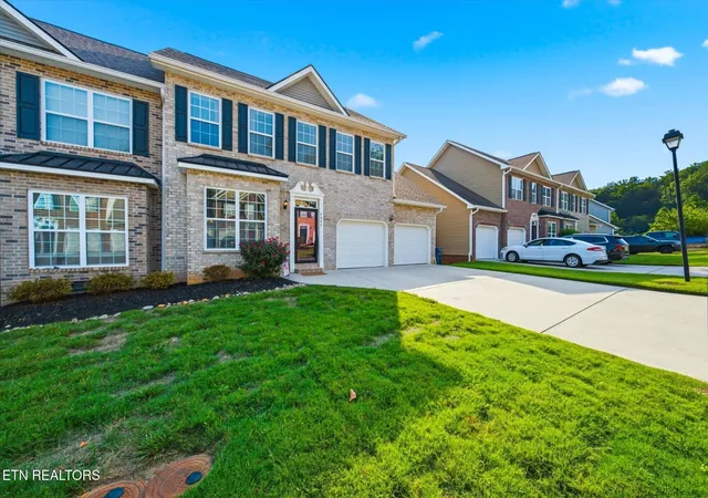 Photo 2 of Single family home for sale at 4847 Briar Rock Lane, Knoxville, TN 37920 | MLS# 3527434 | Listing updated on 2026-08-27