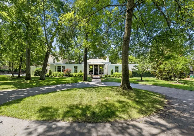 Photo 1 of Single family home for sale at 2200 Harding Pl #6, Nashville, TN 37215 | MLS# 3260503 | Listing updated on 2026-08-20