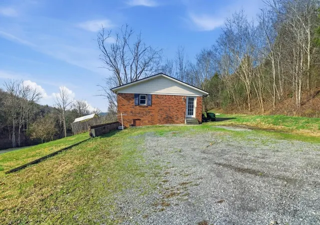 Homes for sale in Carthage, TN | 275 Lakeside Dr, Carthage, TN 37030 | MLS# 3251707