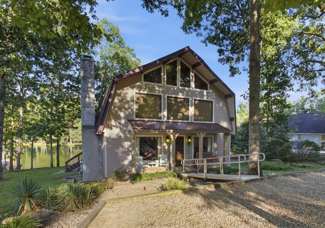 2nd image of 8941 Cherokee Trl, Crossville, TN 38572 | MLS# 3253475