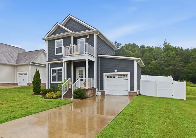 Homes for sale in Burns, TN | 1011 Sycamore Rdg E, Burns, TN 37029 | MLS# 3269963