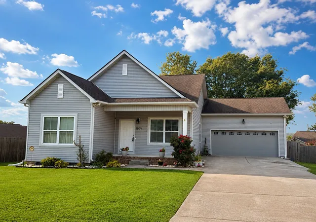 Photo 1 of Single family home for sale at 1974 Woodbury Ln, Columbia, TN 38401 | MLS# 3251764 | Listing updated on 2026-08-19