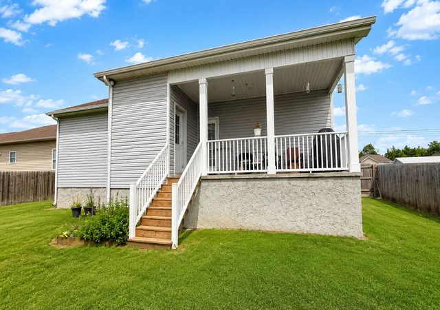 Photo 3 of Single family home for sale at 1974 Woodbury Ln, Columbia, TN 38401 | MLS# 3251764 | Listing updated on 2026-08-19