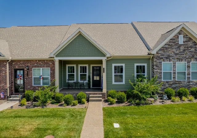 Homes for sale in Lebanon, TN | 1576 Cedarbrooke Ln, Lebanon, TN 37090 | MLS# 3262574