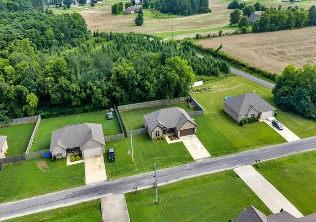 2nd image of 36 W Blue Heron Dr, Killen, AL 35645 | MLS# 3251779