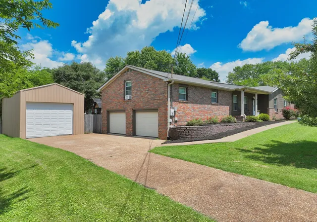 Homes for sale in Gallatin, TN | 1119 Belvedere Dr, Gallatin, TN 37066 | MLS# 3253536