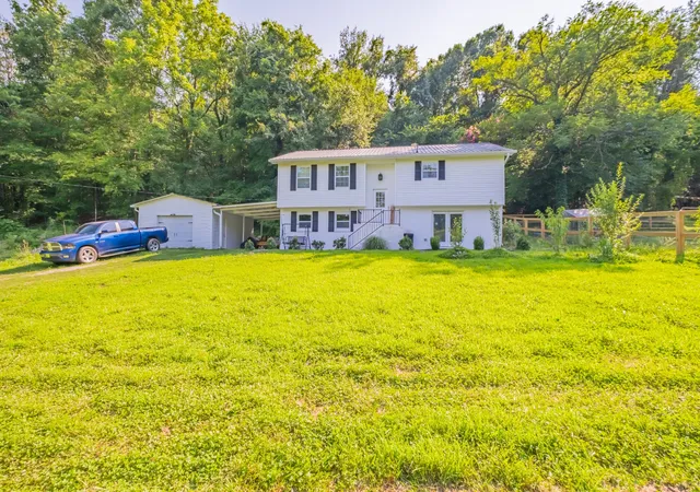 Homes for sale in Fayetteville, TN | 839 Old Elkton Pike, Fayetteville, TN 37334 | MLS# 3251793