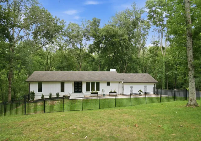 Photo 2 of Single family home for sale at 133 Featherstone Dr, Franklin, TN 37069 | MLS# 3262053 | Listing updated on 2026-09-05