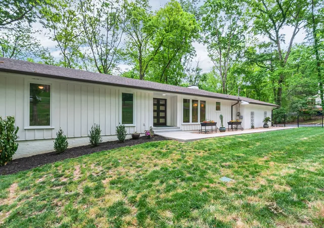 Photo 3 of Single family home for sale at 133 Featherstone Dr, Franklin, TN 37069 | MLS# 3262053 | Listing updated on 2026-09-05