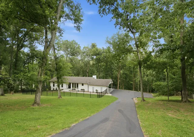 Photo 3 of Single family home for sale at 133 Featherstone Dr, Franklin, TN 37069 | MLS# 3262053 | Listing updated on 2026-09-05