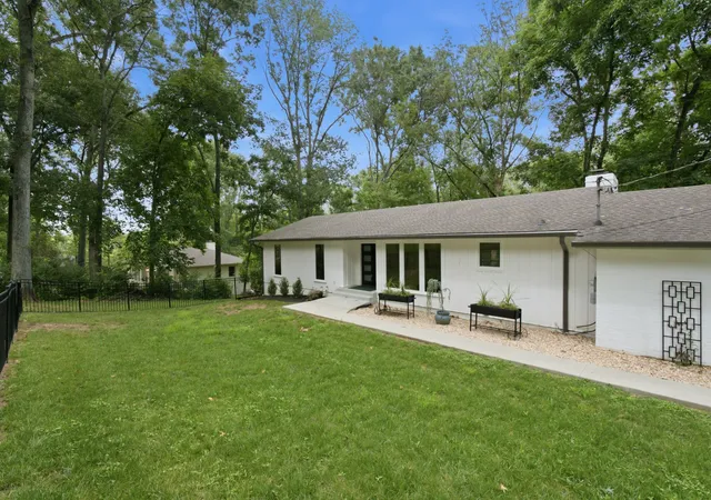 Photo 4 of Single family home for sale at 133 Featherstone Dr, Franklin, TN 37069 | MLS# 3262053 | Listing updated on 2026-09-05